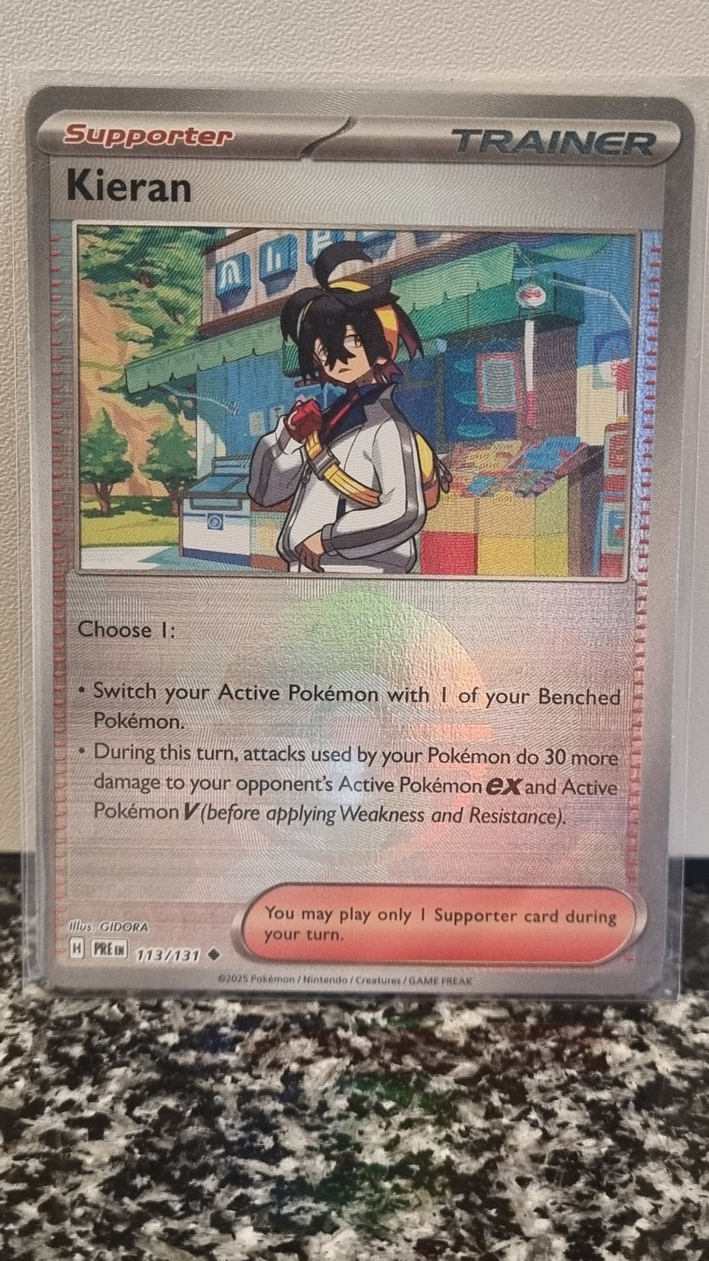 Kieran (Pokeball) (Prismatic Evolutions #113) 🇺🇸 (Alt)