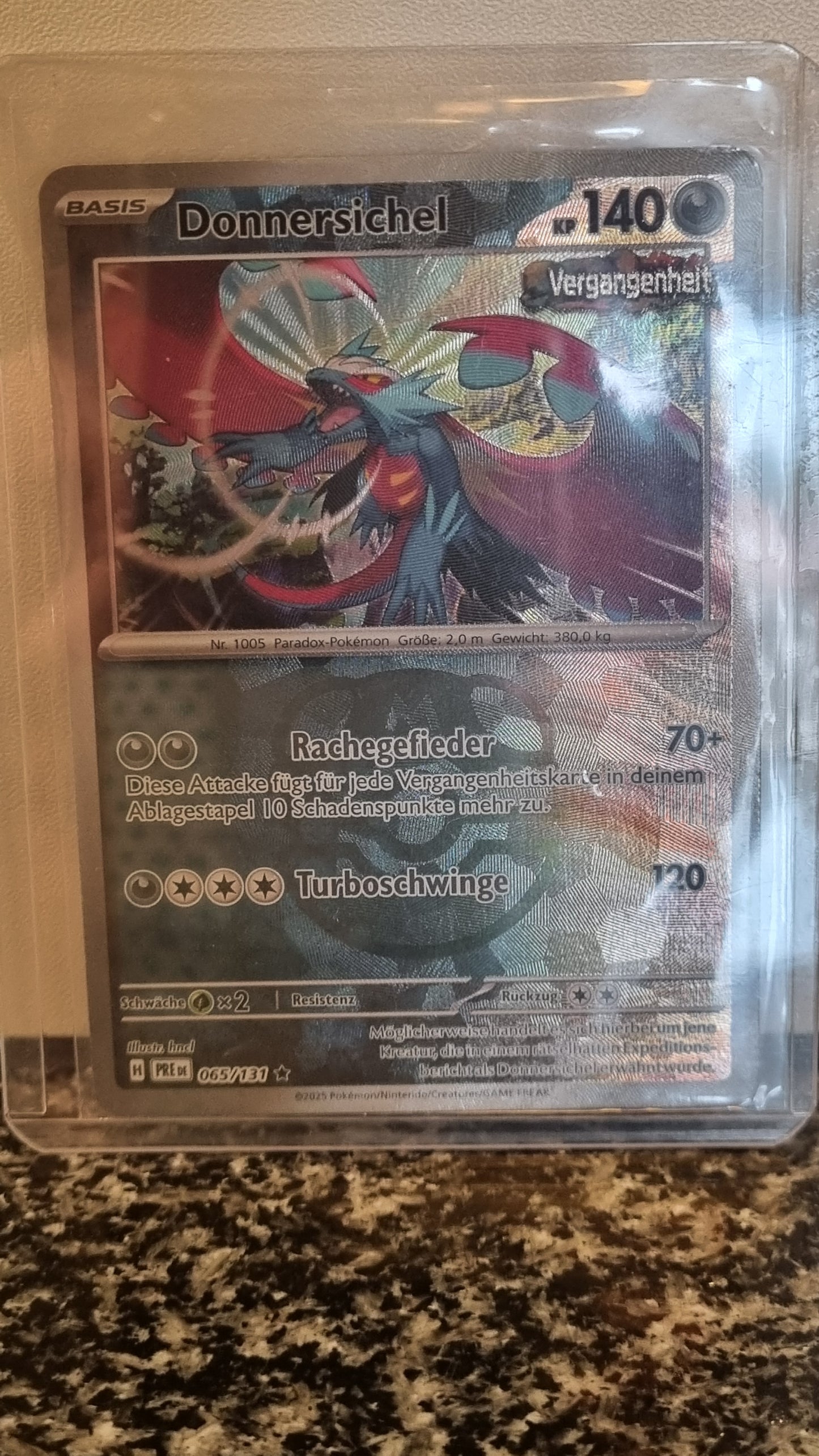 Donnersichel (Masterball) (Prismatic Evolutions #65) 🇨🇭🇩🇪 (Alt)