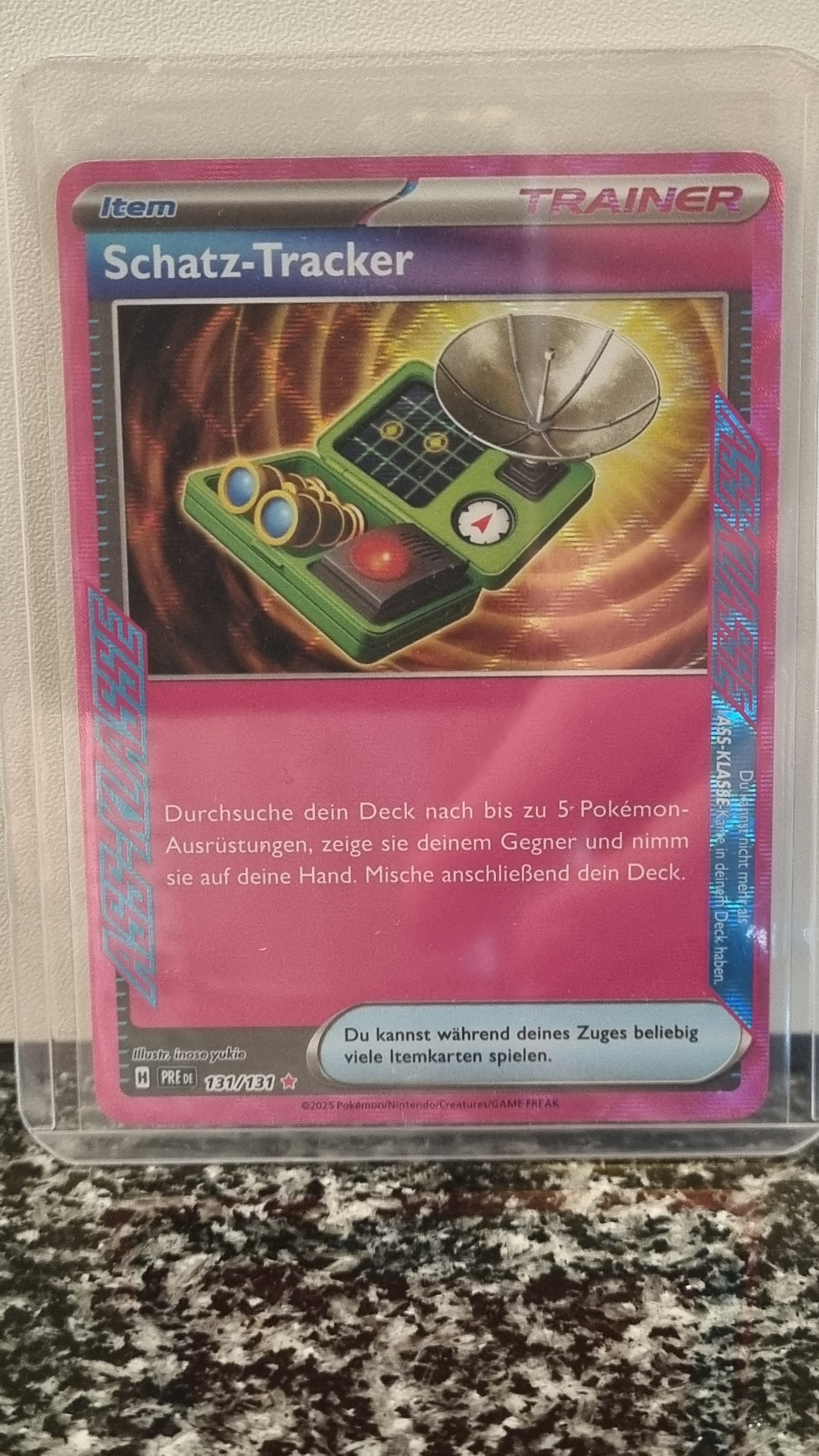 Schatz-Tracker (Prismatic Evolutions #131) 🇨🇭🇩🇪 (Alt)