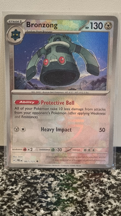 Bronzong (Pokeball) (Prismatic Evolutions #67) 🇺🇸 (Alt)