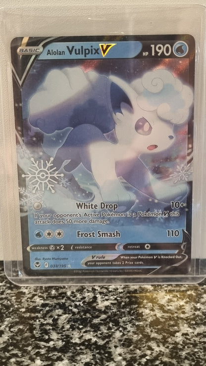 Alolan Vulpix V (Silver Tempest #33) 🇺🇸 (Alt)