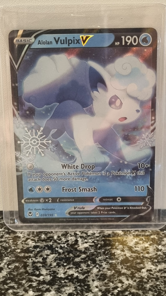Alolan Vulpix V (Silver Tempest #33) 🇺🇸 (Alt)